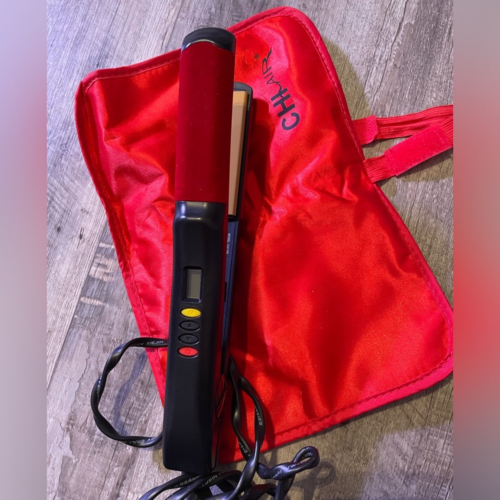 Chi Air Flat Iron w/ Protective Cover